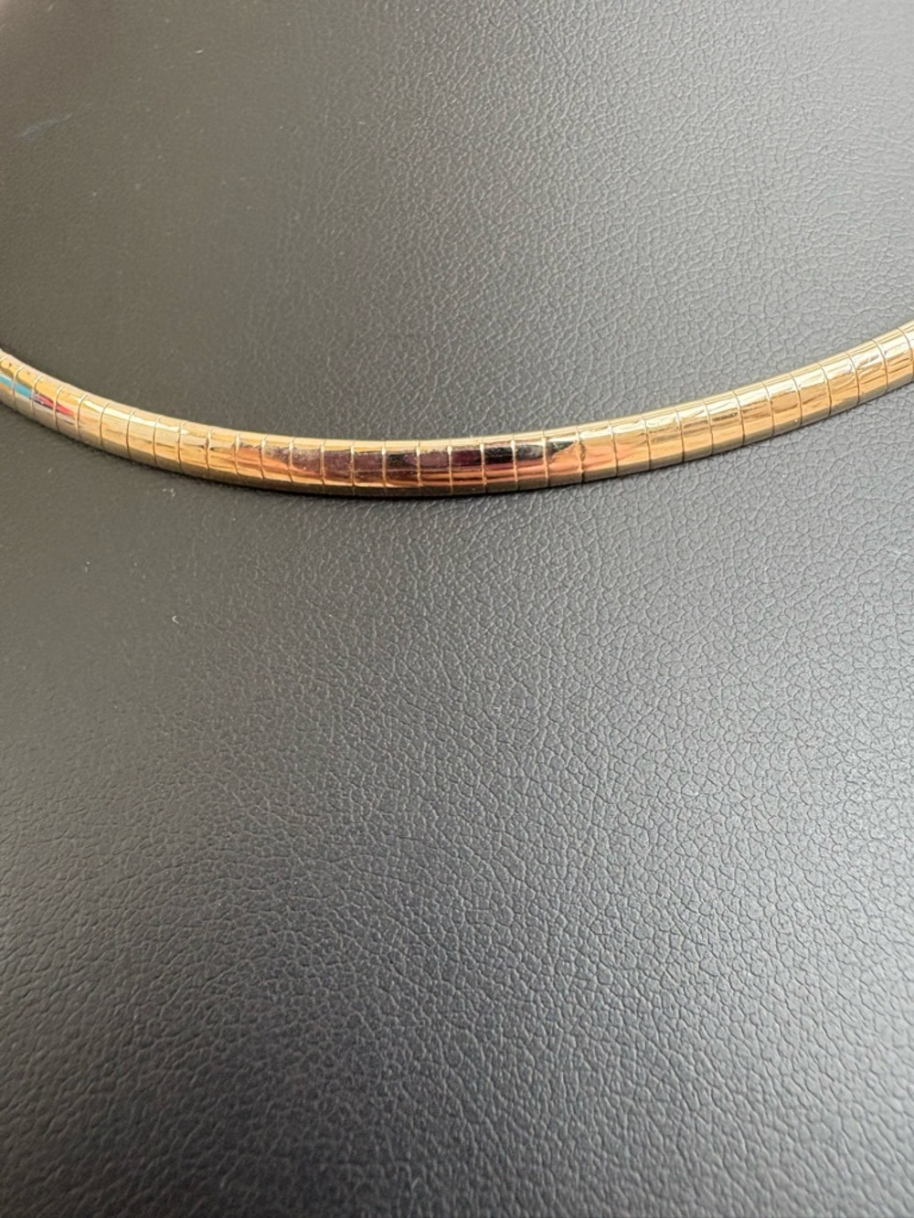 Gold tone omega necklace 16.25 inches - Picture 5 of 8